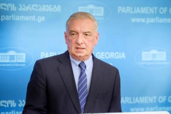 საგამოძიებო კომისია სახელმწიფოსთვის საგანგებო მნიშვნელობის თემებზე მსჯელობს. დანაშაულები იმ