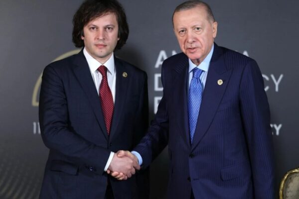 “გამოითქვა იმედი, რომ წელს ორმხრივი ვაჭრობა $5 მლრდ-ს მიაღწევს” – კობახიძე ერდოღანს შეხვდა