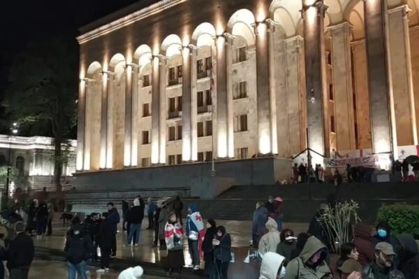 პროტესტის 158-ე დღე – პარლამენტთან აქცია მიმდინარეობს პროტესტის 137-ე დღე – რუსთაველი გადაიკეტა