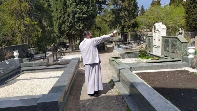 მართლმადიდებელი ეკლესია საფლავთა კურთხევის დღეს აღნიშნავს