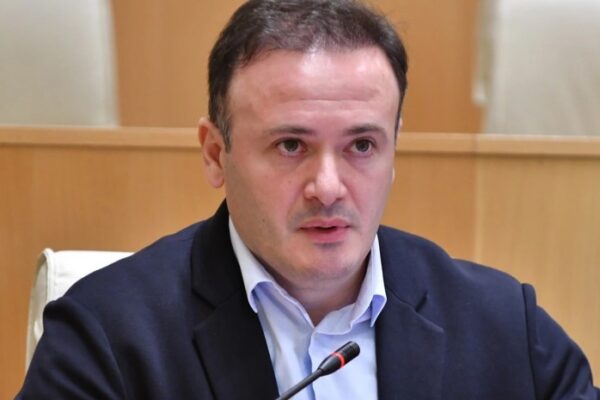 სერიოზულად როგორ უნდა მიიღო ისეთი რეზოლუცია, რომელშიც სააკაშვილი პოლიტპატიმარია, საგამოძიებო