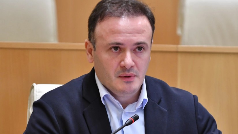 სერიოზულად როგორ უნდა მიიღო ისეთი რეზოლუცია, რომელშიც სააკაშვილი პოლიტპატიმარია, საგამოძიებო