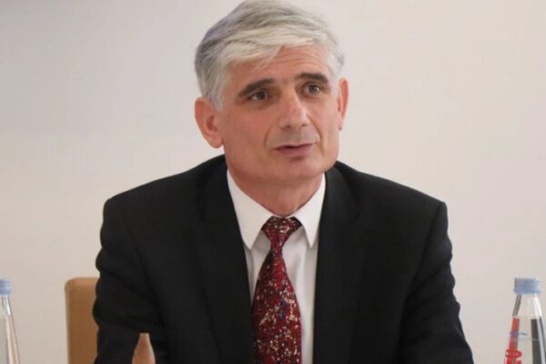ქუთაისის საერთაშორისო უნივერსიტეტის რექტორი, გია ხუბუა თანამდებობას ტოვებს ქუთაისის საერთაშორისო უნივერსიტეტის რექტორი, გია ხუბუა თანამდებობას ტოვებს