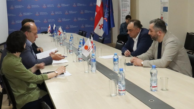 “შეხვედრა მნიშვნელოვანი შედეგით დასრულდა” – პროფკავშირები მიხაილ სოცკის შეხვდნენ
