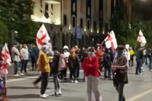 პროტესტის 171-ე დღე – პარლამენტთან აქცია განახლდა