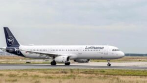 ავიაკომპანია Lufthansa-ს პილოტმა ჰაერში გონება დაკარგა – თვითმფრინავს 8 წუთი არავინ მართავდა