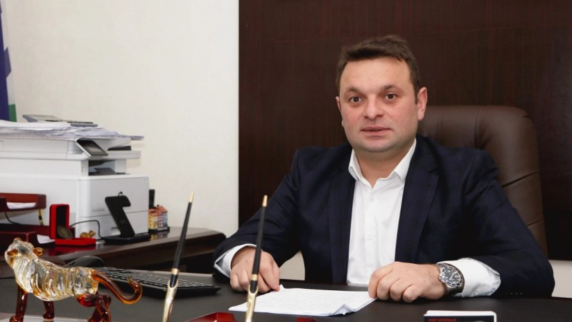 სენაკის მერმა ბიძისა და ბიძაშვილის კომპანიებს 38 მლნ ლარზე მეტის ტენდერი მოაგებინა – TI
