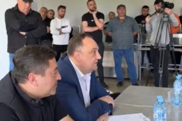 „ეს ორი ფუნდამენტური საკითხი უნდა გადავჭრათ“ – მიხაილ სოცკი მაღაროელებს შეხვდა „ეს ორი ფუნდამენტური საკითხი უნდა გადავჭრათ“ – მიხაილ სოცკი მაღაროელებს შეხვდა