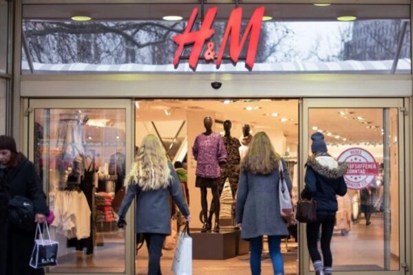 “გალერია თბილისში” H&M-ის მაღაზია რამდენიმე თვით დაიხურა “გალერია თბილისში” H&M-ის მაღაზია რამდენიმე თვით დაიხურა