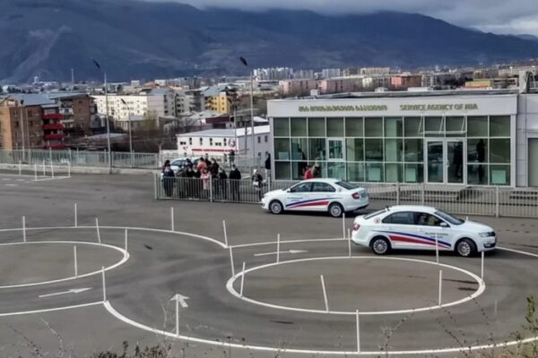 უცხოელებს მართვის მოწმობის მისაღებად საქართველოში ლეგალურად ყოფნის დადასტურება მოუწევთ