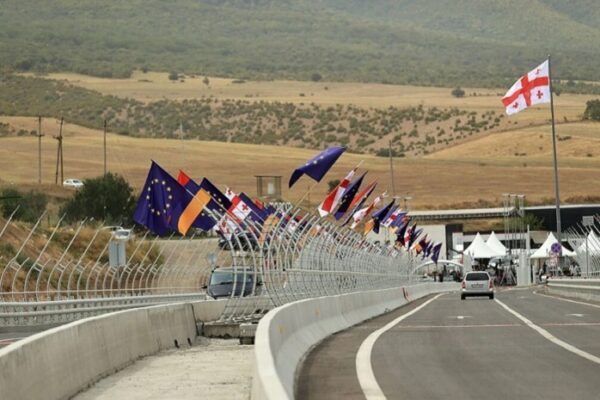 1 ივლისიდან საქართველო-სომხეთს შორის მგზავრთა გადამყვანებისთვის ახალი რეგულაცია ამოქმედდება 1 ივლისიდან საქართველო-სომხეთს შორის მგზავრთა გადამყვანებისთვის ახალი რეგულაცია ამოქმედდება