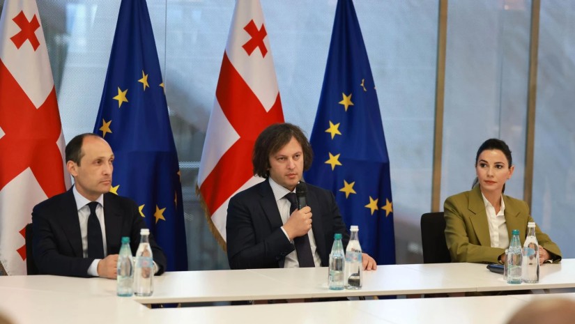 ირაკლი კობახიძემ მარიამ ქვრივიშვილი ეკონომიკის სამინისტროს თანამშრომლებს წარუდგინა
