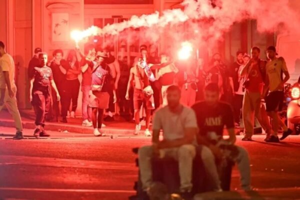 PSG-ის ფანების ზეიმი საფრანგეთში არეულობაში გადაიზარდა – დაიღუპა ორი ადამიანი PSG-ის ფანების ზეიმი საფრანგეთში არეულობაში გადაიზარდა – დაიღუპა ორი ადამიანი