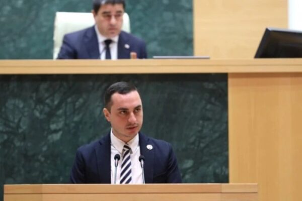 აფხაზეთის მთავრობის თავმჯდომარეობის კანდიდატად გიორგი ჯინჭარაძე წარადგინეს აფხაზეთის მთავრობის თავმჯდომარეობის კანდიდატად გიორგი ჯინჭარაძე წარადგინეს