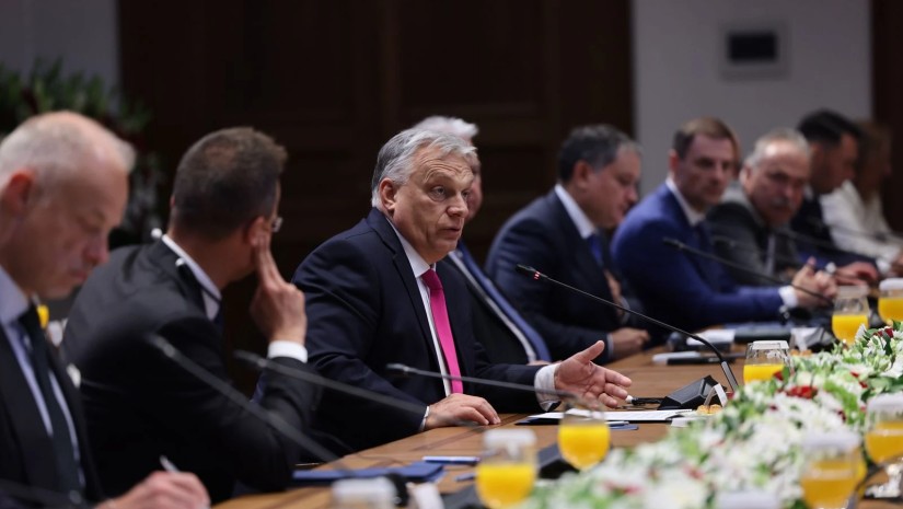 ორბანი კობახიძეს: თქვენი 7%-იანი ზრდა გალაქტიკური მოვლენაა